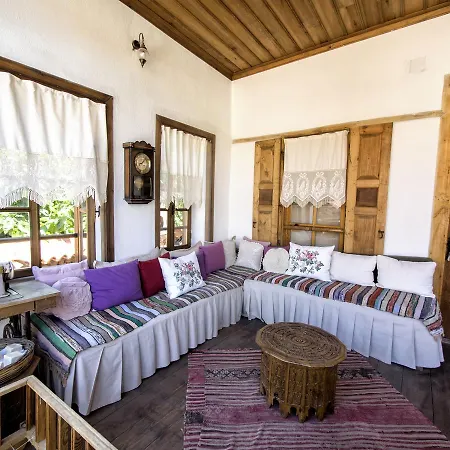 Saliha Hanim Tas Hotel Birgi